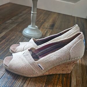TOMS Women's Khaki‎ Tan Cork Wedge Heels.